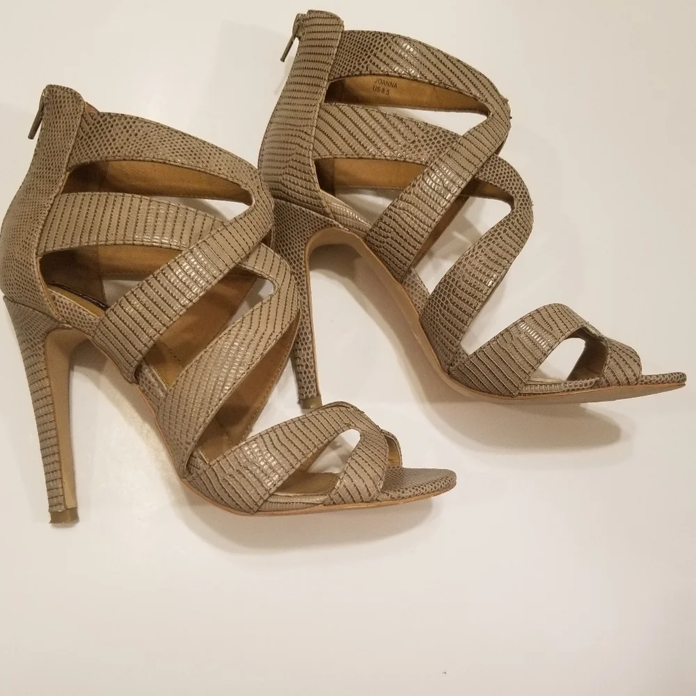Izabella Rue heels PUMPS stolletos shoes 8.5